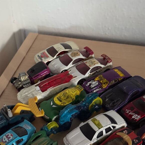 Lot of 19 Hot Wheels & Diecast Cars Toy Collectibles y2k & undated - Picture 7 of 11